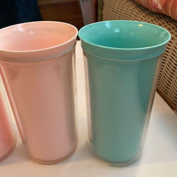 Vtg Mid Century set of 4 plastic tumblers with gold design - Picture 10 of 10